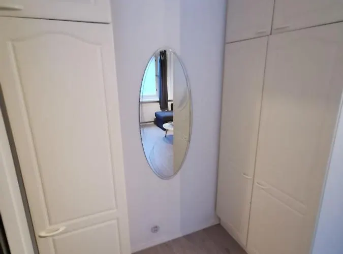 Cozy In The Center *